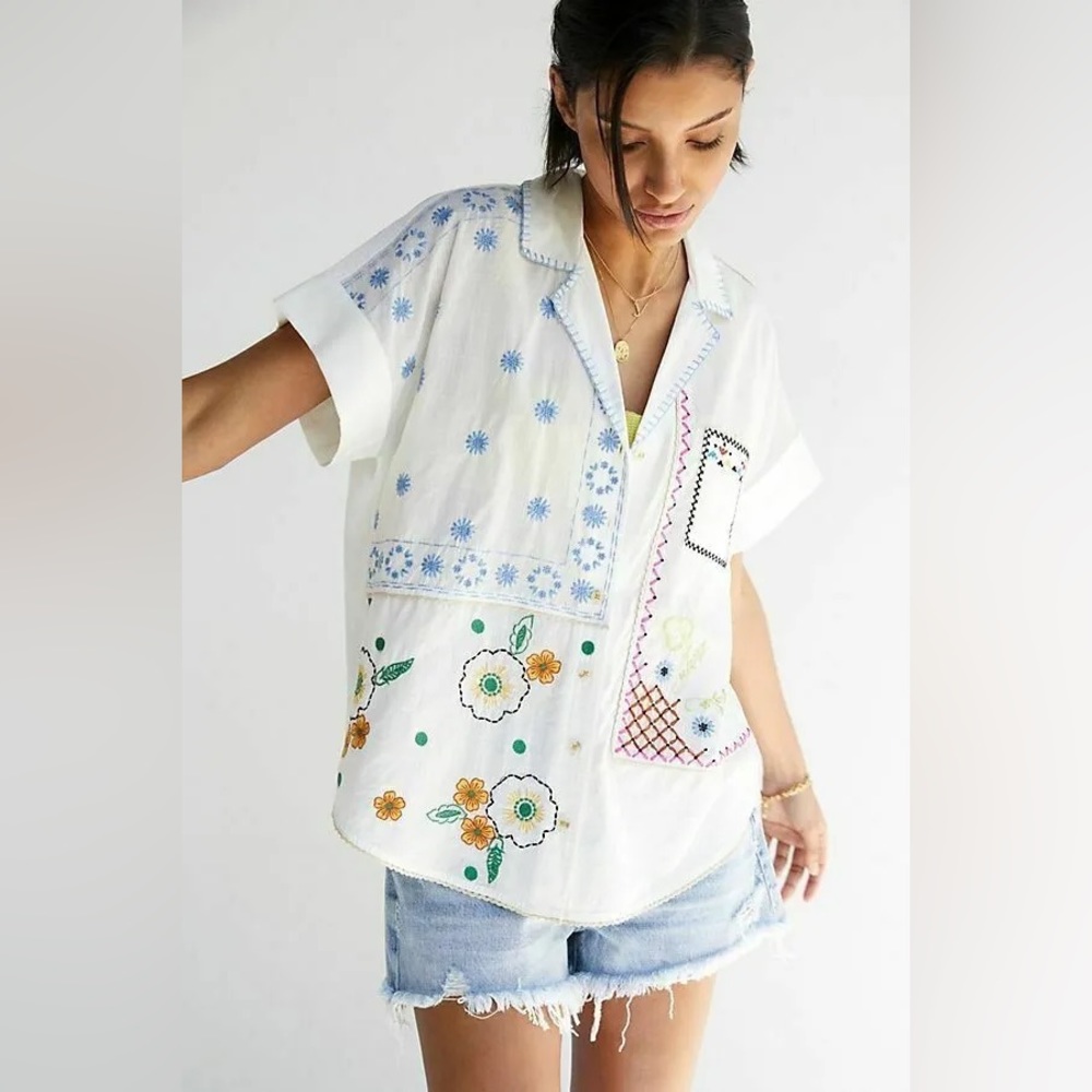 Pilcro Embroidered Surf Buttondown size M